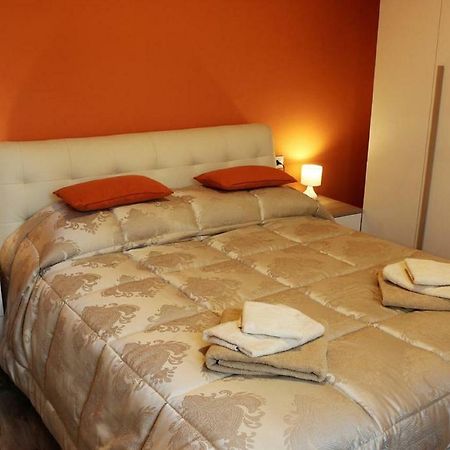 Light & Colours Apartment Bologna Luaran gambar