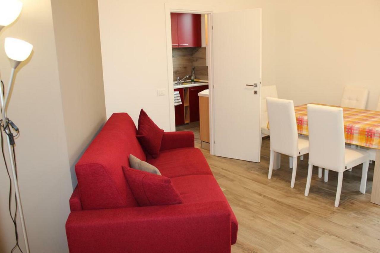 Light & Colours Apartment Bologna Luaran gambar