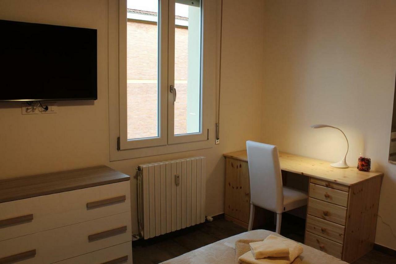 Light & Colours Apartment Bologna Luaran gambar