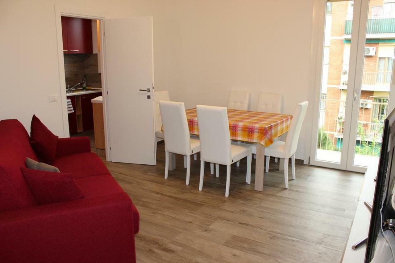 Light & Colours Apartment Bologna Luaran gambar