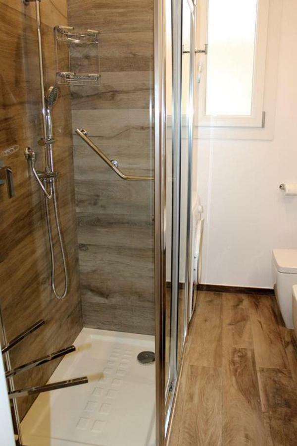 Light & Colours Apartment Bologna Luaran gambar
